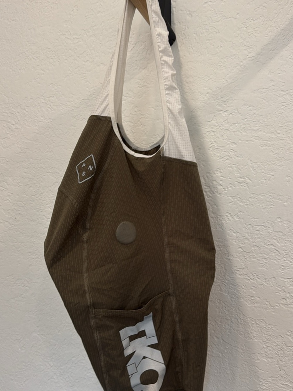 Pas Normal Studios TKO cargo bib